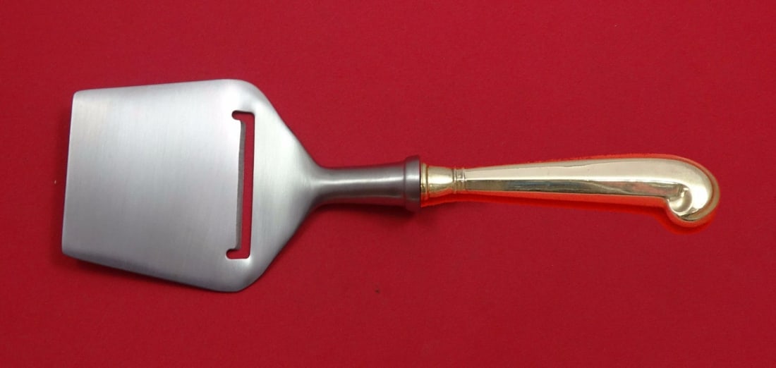 Stieff Queen Anne-Williamsburg Sterling Silver Cheese Plane 8.25 Custom: Stieff Queen Anne-Williamsburg Sterling Silver Cheese Plane 8.25 Custom This exquisite cheese plane is a stunning example from the Queen Anne-Williamsburg collection by Stieff. Crafted from high-quali