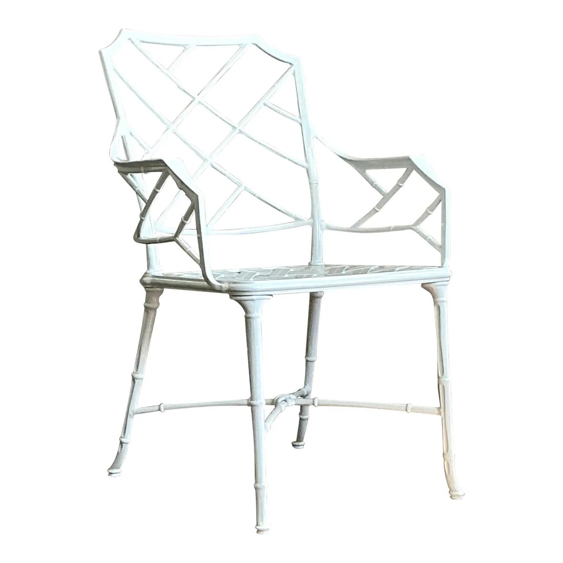 Vintage White Cast Aluminum Chinese Chippendale Chair by Brown Jordan: Vintage White Cast Aluminum Chinese Chippendale Chair by Brown Jordan Elevate your space with this vintage Chinese Chippendale armchair, a stunning example of Hollywood Regency style that mirrors the