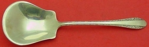 Weidlich Devotion Sterling Silver Small Berry Spoon 7 1/4 Inch Serving: Weidlich Devotion Sterling Silver Small Berry Spoon 7 1/4 Inch Serving This exquisite small serving spoon, measuring 7 1/4 inches, is part of the Devotion pattern by Weidlich. Crafted from high-qualit