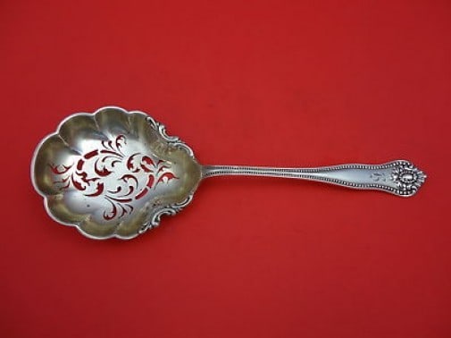 Knowles Mount Vernon Lexington Sterling Silver Pea Spoon Goldwashed 9 1/8": Knowles Mount Vernon Lexington Sterling Silver Pea Spoon Goldwashed 9 1/8" This exquisite pea spoon features the refined Lexington pattern by Knowles & Mount Vernon, crafted from high-quality sterling