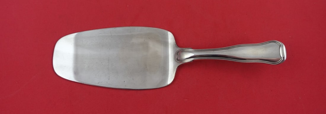 Georg Jensen Old Danish Sterling Silver Pie Server 8.5 Inches: Georg Jensen Old Danish Sterling Silver Pie Server 8.5 Inches This exquisite pie server, crafted by Georg Jensen, showcases the timeless Old Danish pattern, designed by Harold Nielsen in 1947. Made fr
