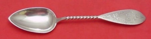Bailey & Co Coin Silver Twisted Bright-Cut Soup Spoon 7.5" Monogrammed: Bailey & Co Coin Silver Twisted Bright-Cut Soup Spoon 7.5" Monogrammed Discover this exquisite coin silver place soup spoon crafted by Bailey & Co., dating back to the 1850-1899 period. This 7 1/2" sp