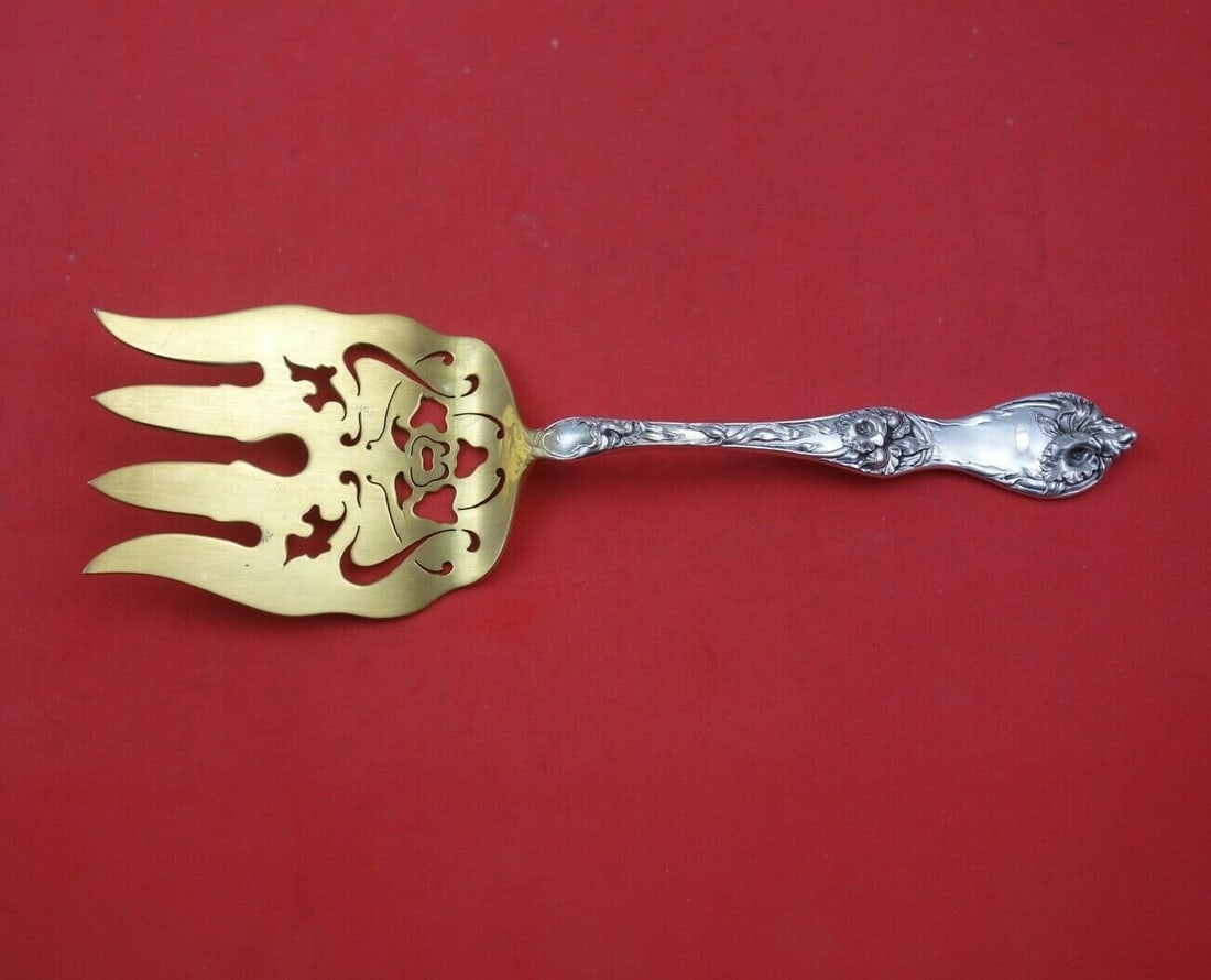 Reed and Barton Les Cinq Fleurs Sterling Silver Fish Serving Fork Gold Wash 10.5in: Reed and Barton Les Cinq Fleurs Sterling Silver Fish Serving Fork Gold Wash 10.5in This exquisite fish serving fork is part of the 'Les Cinq Fleurs' pattern by Reed and Barton, crafted from high-quali