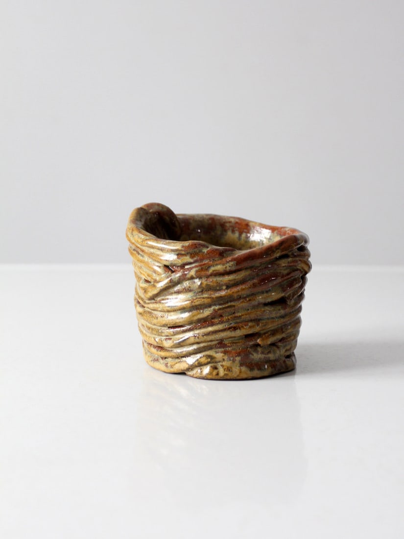 Signed Vintage Coiled Pottery Vase Golden Olive Brown Glaze: Signed Vintage Coiled Pottery Vase Golden Olive Brown Glaze This vintage studio pottery vase showcases a unique coiled design, beautifully finished with a golden olive brown glaze. Signed by the artis