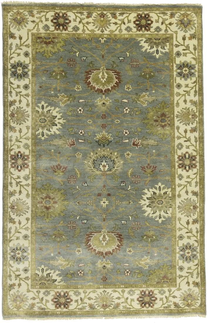 Hand-Knotted Floral Wool Rug 5 x 8 ft Modern Style: Hand-Knotted Floral Wool Rug 5 x 8 ft Modern Style Enhance your home with this exquisite Hand-Knotted Floral Oriental Rug, ideal for transitional spaces. Measuring 5'0" x 7'9", this area rug features
