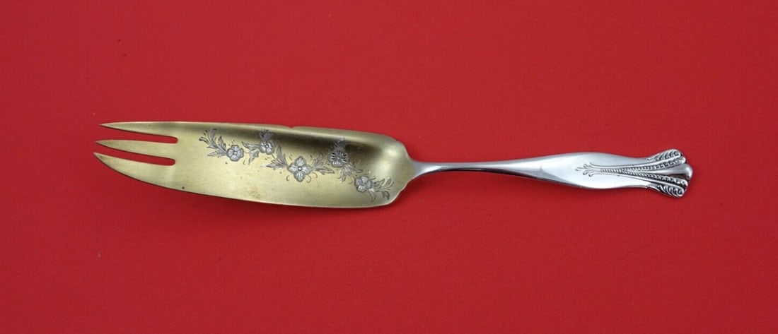 Towle Cambridge Sterling Silver Cake Serving Fork 7 5/8" Gold Washed Flowers: Towle Cambridge Sterling Silver Cake Serving Fork 7 5/8" Gold Washed Flowers This exquisite Cambridge cake serving fork by Towle is crafted from sterling silver and features stunning gold washed brite