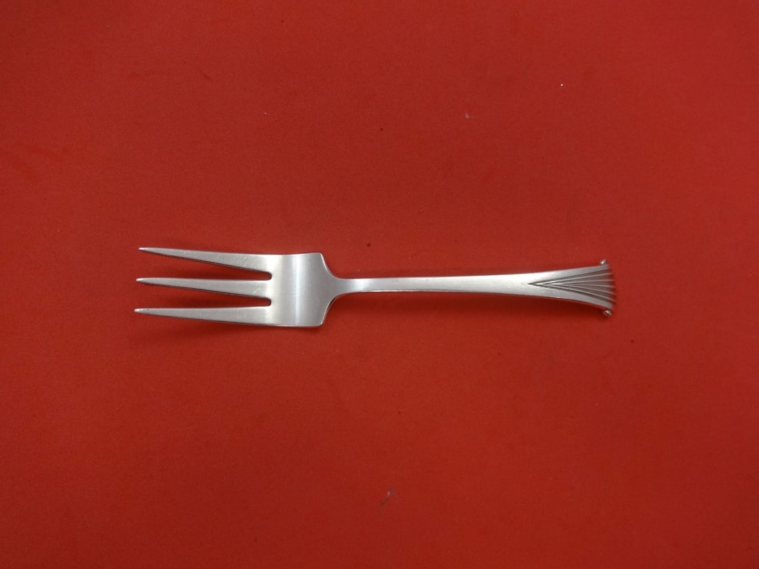 Tuttle Onslow Sterling Silver 3-Tine Salad Fork 6 1/8 inches: Tuttle Onslow Sterling Silver 3-Tine Salad Fork 6 1/8 inches This exquisite 3-tine salad fork is part of the distinguished Onslow pattern by Tuttle. Crafted from high-quality sterling silver, this for