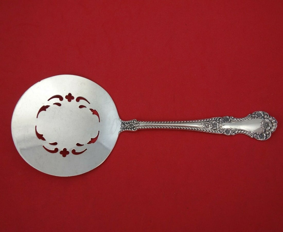 Durgin English Rose Sterling Silver Tomato Server 7 5/8": Durgin English Rose Sterling Silver Tomato Server 7 5/8" Presenting the exquisite English Rose Tomato Server by Durgin, crafted from high-quality sterling silver. This elegant piece features a flat ha