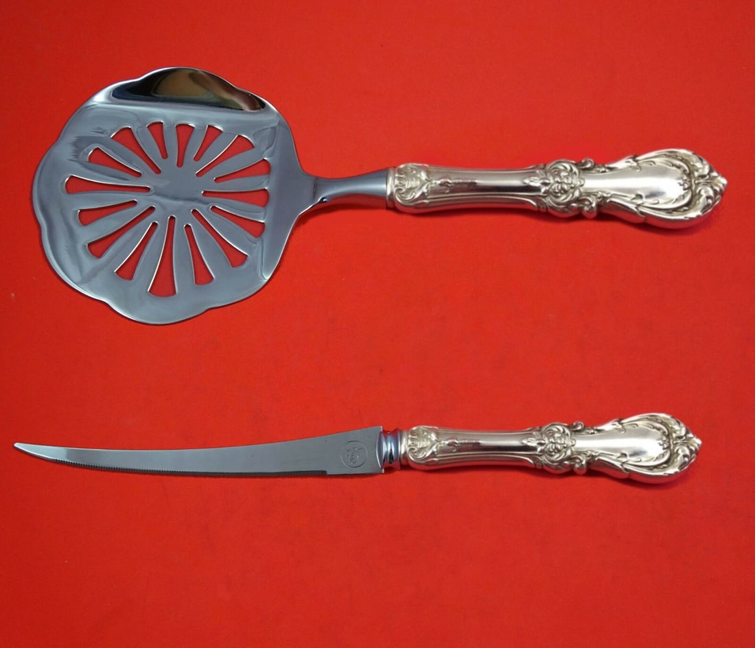 Reed and Barton Burgundy Sterling Silver Tomato Serving Set 2pc Custom Made: Reed and Barton Burgundy Sterling Silver Tomato Serving Set 2pc Custom Made Elevate your dining experience with this exquisite 2-piece Tomato Serving Set from Reed and Barton, crafted in the elegant B