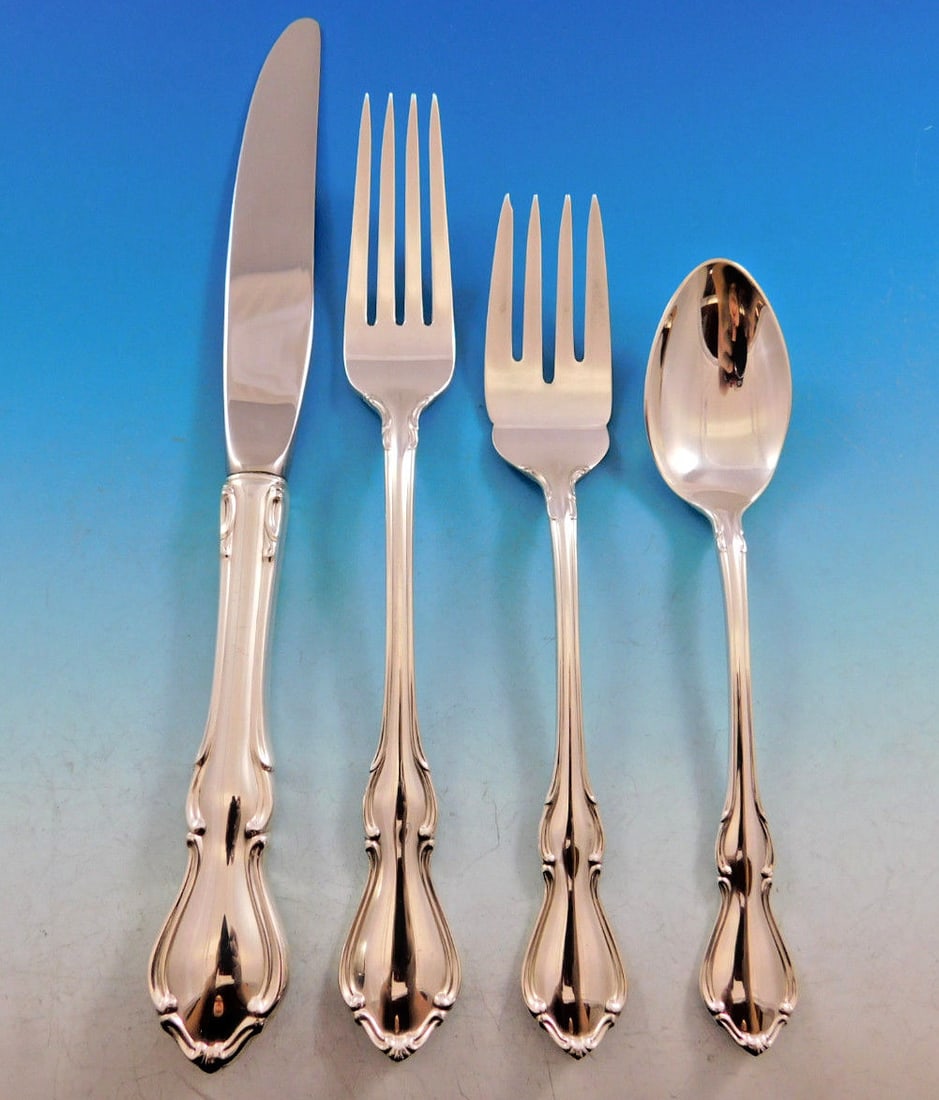 Reed and Barton Hampton Court Sterling Silver Flatware Set 32 Pcs 8 Service with Storage Chest: Reed and Barton Hampton Court Sterling Silver Flatware Set 32 Pcs 8 Service with Storage Chest Introducing the exquisite Hampton Court Sterling Silver Flatware Set by Reed and Barton, a stunning colle
