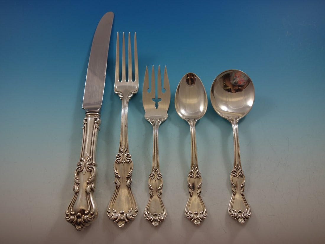 Reed & Barton Marlborough Sterling Silver Flatware Set 40 Pieces with Bonus Chest: Reed & Barton Marlborough Sterling Silver Flatware Set 40 Pieces with Bonus Chest Enhance your dining experience with the Marlborough Sterling Silver Flatware Set by Reed and Barton, featuring a total