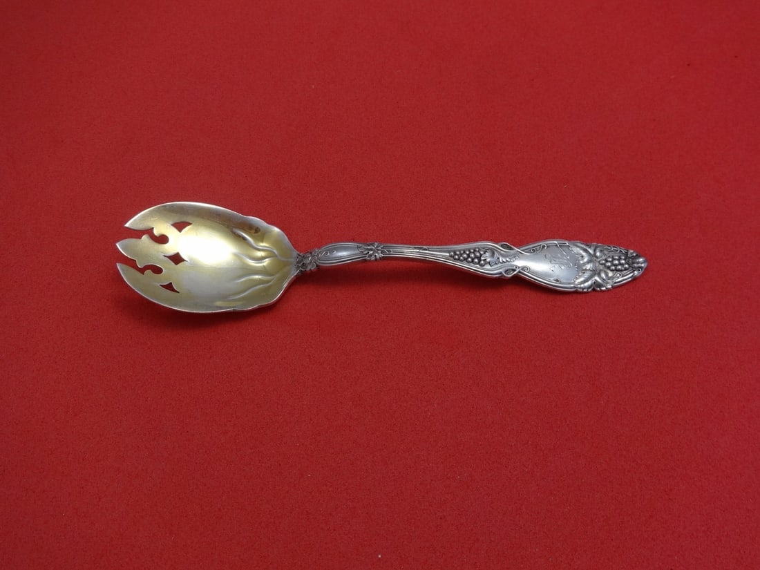 Cloeta Pattern Sterling Silver Ice Cream Fork by International Gold Washed 5 3/8": Cloeta Pattern Sterling Silver Ice Cream Fork by International Gold Washed 5 3/8" This elegant ice cream fork is part of the Cloeta pattern by International Sterling, showcasing the timeless craftsman