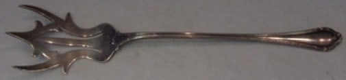 Towle Sterling Silver Paul Revere Lettuce Fork 8 1/4 inch: Towle Sterling Silver Paul Revere Lettuce Fork 8 1/4 inch This exquisite lettuce fork is part of the Paul Revere pattern by Towle, crafted from high-quality sterling silver. Measuring 8 1/4" in length