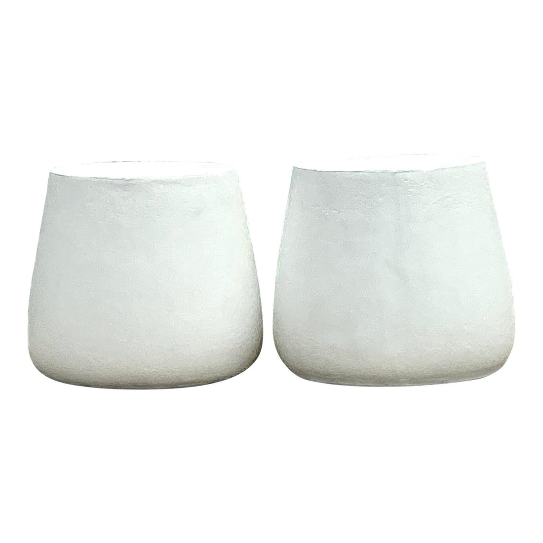 Charming Pair of Vintage Molded Fiberglass Outdoor Side Tables: Charming Pair of Vintage Molded Fiberglass Outdoor Side Tables Enhance your outdoor ambiance with this charming pair of Vintage Molded Fiberglass Side Tables. These tables feature a clean, sculptural