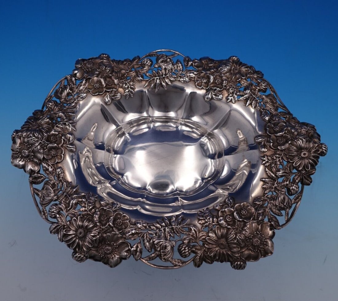 Schofield Floral Sterling Silver Olive Dish 9" x 7" 8.3 ozt: Schofield Floral Sterling Silver Olive Dish 9" x 7" 8.3 ozt This exquisite Floral by Schofield olive dish is crafted from high-quality sterling silver (.925). With a charming floral pattern, this dish
