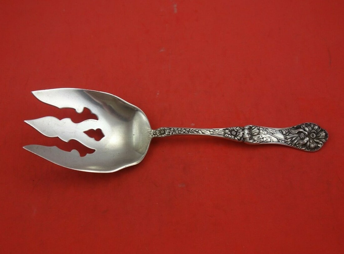 Mount Vernon Yetive Sterling Silver 3-Tine Salad Serving Fork 9 Inch: Mount Vernon Yetive Sterling Silver 3-Tine Salad Serving Fork 9 Inch This elegant 3-tine pierced salad serving fork is part of the Yetive pattern by Mount Vernon. Crafted from high-quality sterling si