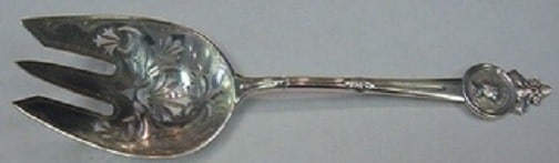Gorham Medallion Sterling Silver Vegetable Serving Fork 9 1/4 Inch: Gorham Medallion Sterling Silver Vegetable Serving Fork 9 1/4 Inch This exquisite vegetable serving fork is crafted in the Medallion pattern by Gorham, showcasing the elegance of sterling silver. Dati