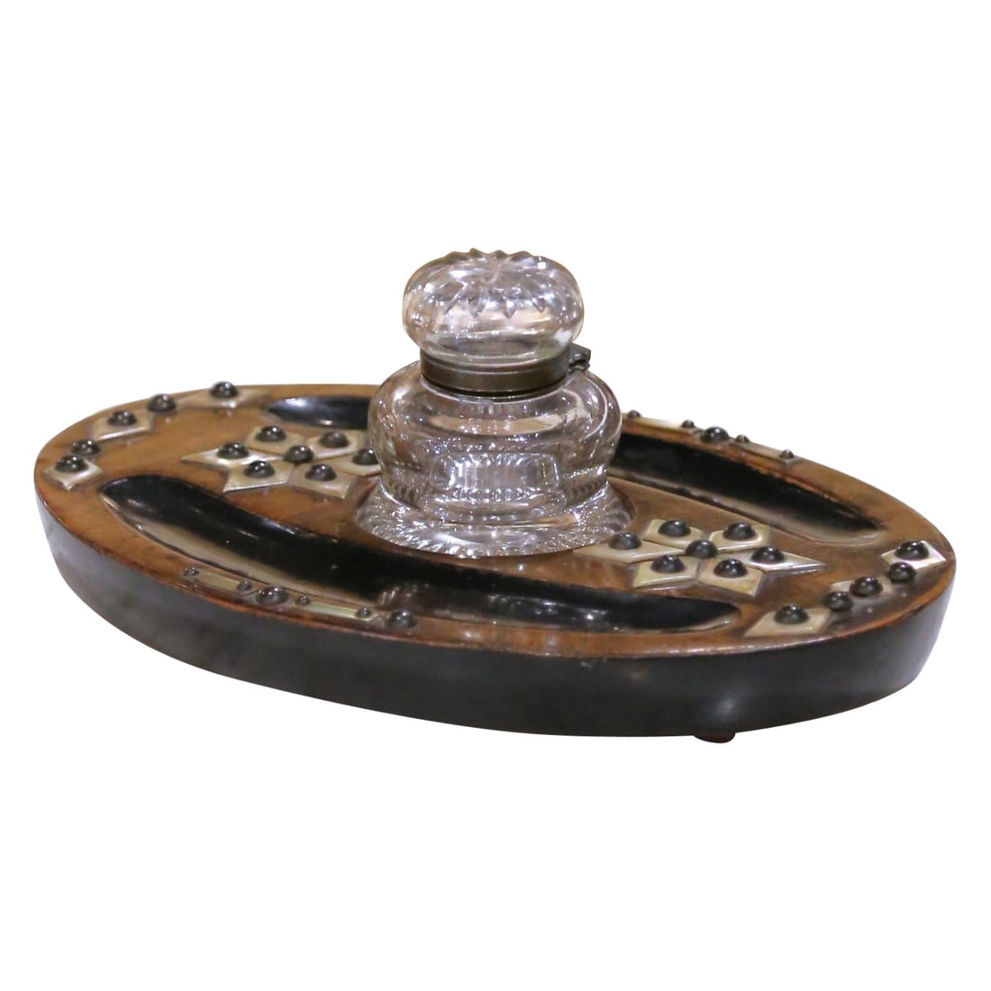 Victorian 19th Century Walnut Mother-of-Pearl Inkwell with Glass Insert: Victorian 19th Century Walnut Mother-of-Pearl Inkwell with Glass Insert Enhance your workspace with this exquisite 19th Century English inkwell, a remarkable example of Victorian craftsmanship from th