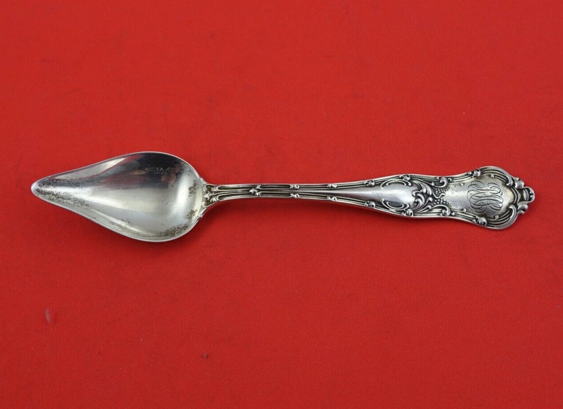 Shiebler Gothic Sterling Silver 6 Inch Grapefruit Spoon Monogrammed: Shiebler Gothic Sterling Silver 6 Inch Grapefruit Spoon Monogrammed This Gothic grapefruit spoon by Shiebler is crafted from high-quality sterling silver and measures 6 inches in length. The intricate
