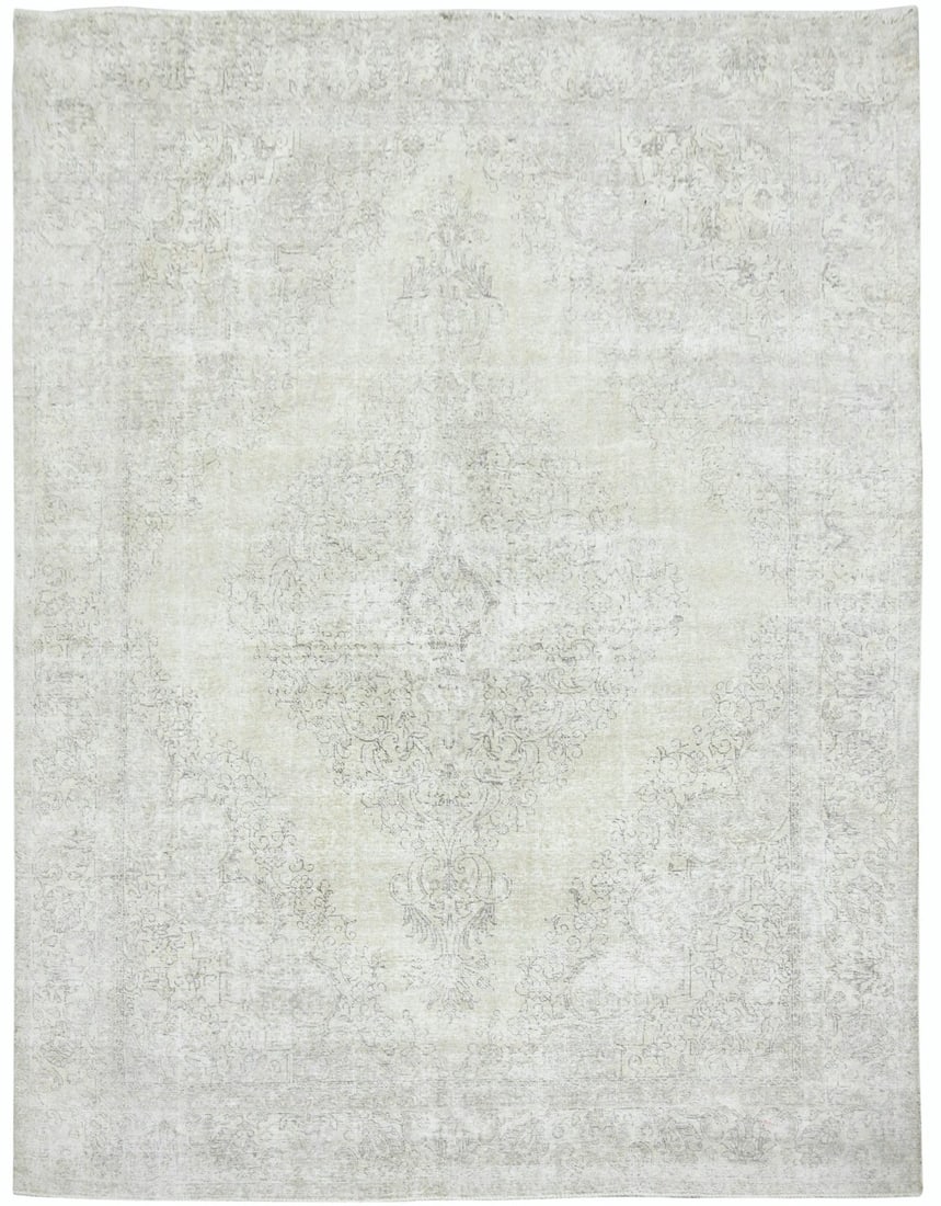 Vintage Handmade Oriental Rug 9'1 x 12'6 Floral Design Wool: Vintage Handmade Oriental Rug 9'1 x 12'6 Floral Design Wool Enhance your space with this exquisite handmade antique vintage Oriental rug, featuring a muted classic floral design. Crafted in Southern A