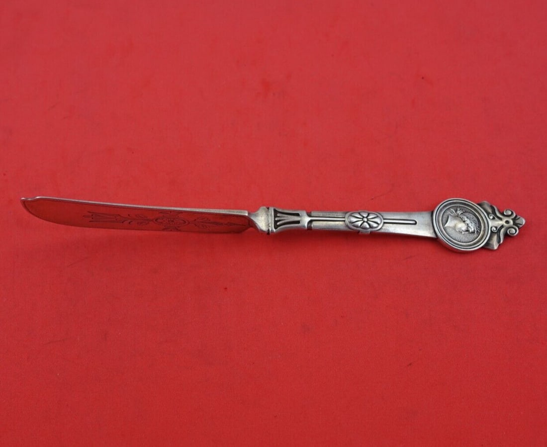 Gorham Medallion Sterling Silver Master Butter Knife 7 1/8 Bright-Cut Twist Handle: Gorham Medallion Sterling Silver Master Butter Knife 7 1/8 Bright-Cut Twist Handle This exquisite Master Butter Knife from Gorham features a stunning Medallion pattern, showcasing a bright-cut design