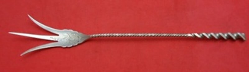 Whiting Square Twist #5 Sterling Silver Lettuce Fork 8 3/4 Inches: Whiting Square Twist #5 Sterling Silver Lettuce Fork 8 3/4 Inches This exquisite Square Twist #5 lettuce fork by Whiting is crafted from high-quality sterling silver, showcasing a beautiful bright-cut