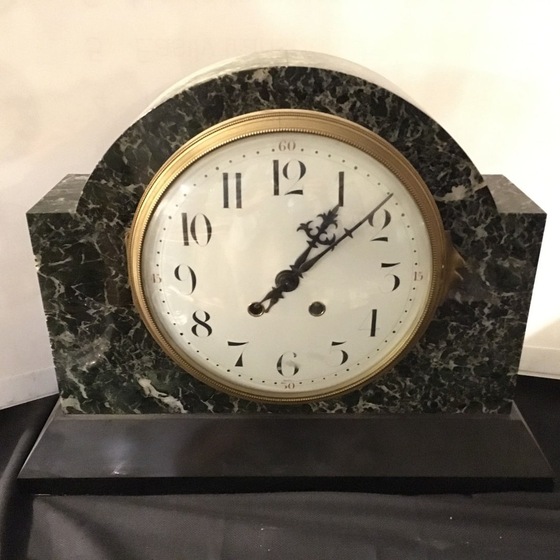 Antique Art Deco Green Marble Desk Clock with Fleur de Lis Hands (1 of 3)