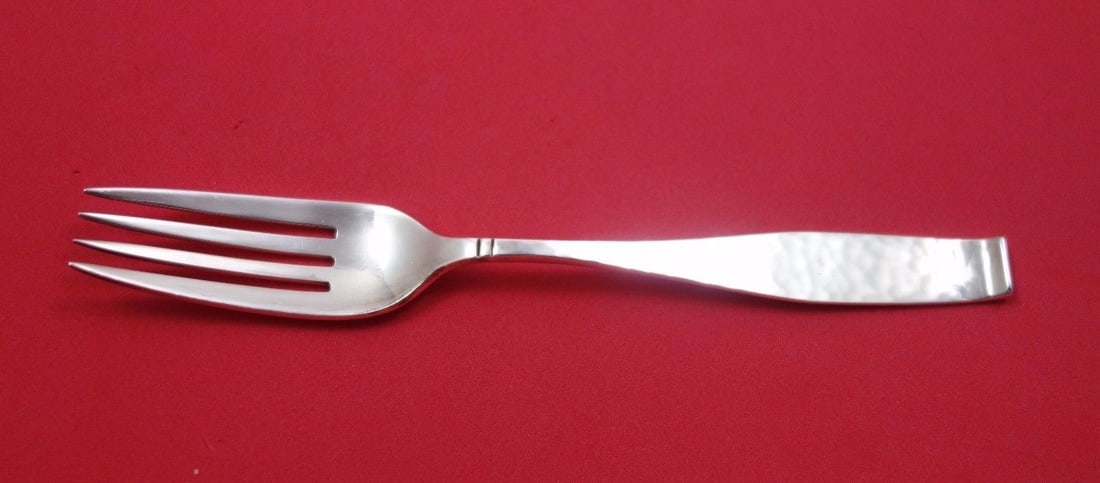 Old Newbury Crafters Rowley Sterling Silver Dinner Fork 7.75": Old Newbury Crafters Rowley Sterling Silver Dinner Fork 7.75" This exquisite dinner fork features the elegant Rowley pattern by Old Newbury Crafters. Crafted from high-quality sterling silver, this 7