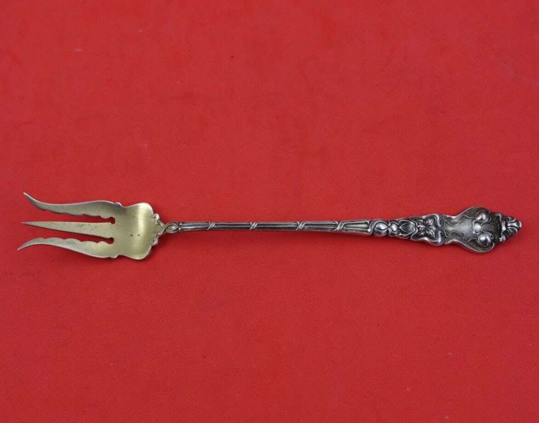 Unger Douvaine Sterling Silver Pickle Fork Gold Wash 6.25 Inch: Unger Douvaine Sterling Silver Pickle Fork Gold Wash 6.25 Inch Introducing the Douvaine Pickle Fork by Unger, a stunning piece crafted from sterling silver with a luxurious gold wash. This serving for