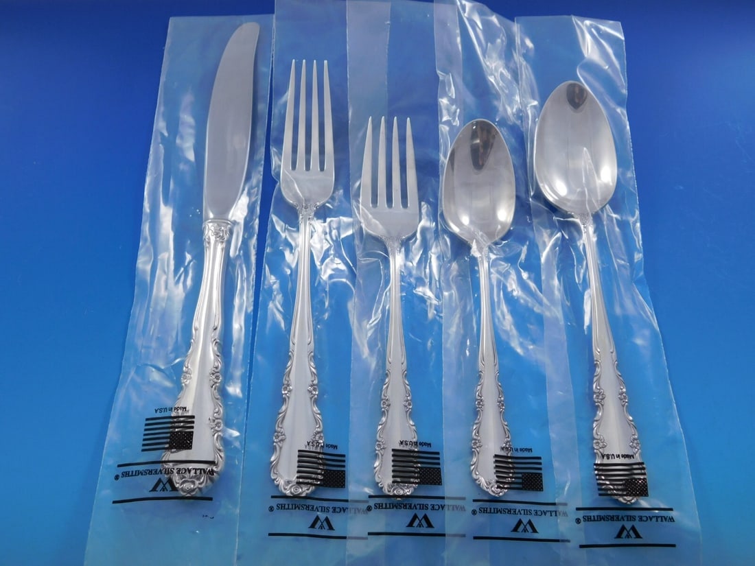 Wallace Shenandoah Sterling Silver Flatware Set for 6 35 pcs Unused: Wallace Shenandoah Sterling Silver Flatware Set for 6 35 pcs Unused Discover the elegance of the Shenandoah Sterling Silver Flatware Set by Wallace, designed for six and comprising 35 pristine pieces.