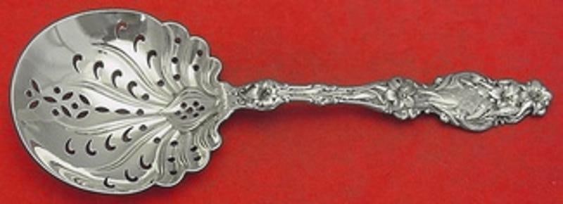 Whiting Lily Sterling Silver 8.75 Inch Pea Spoon Serving Antique: Whiting Lily Sterling Silver 8.75 Inch Pea Spoon Serving Antique This exquisite serving spoon from Whiting features the elegant "Lily" pattern and is crafted from high-quality sterling silver. Measuri