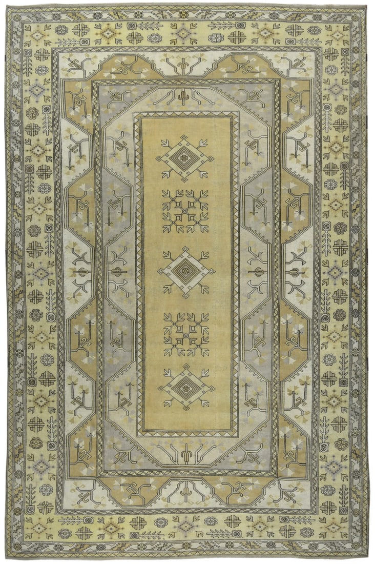 Vintage Turkish 13'1 x 20'1 Geometric Hand-Knotted Wool Rug: Vintage Turkish 13'1 x 20'1 Geometric Hand-Knotted Wool Rug Enhance your living space with this stunning vintage Turkish rug, measuring 12'11" x 20'1". This oversized area rug features a geometric des
