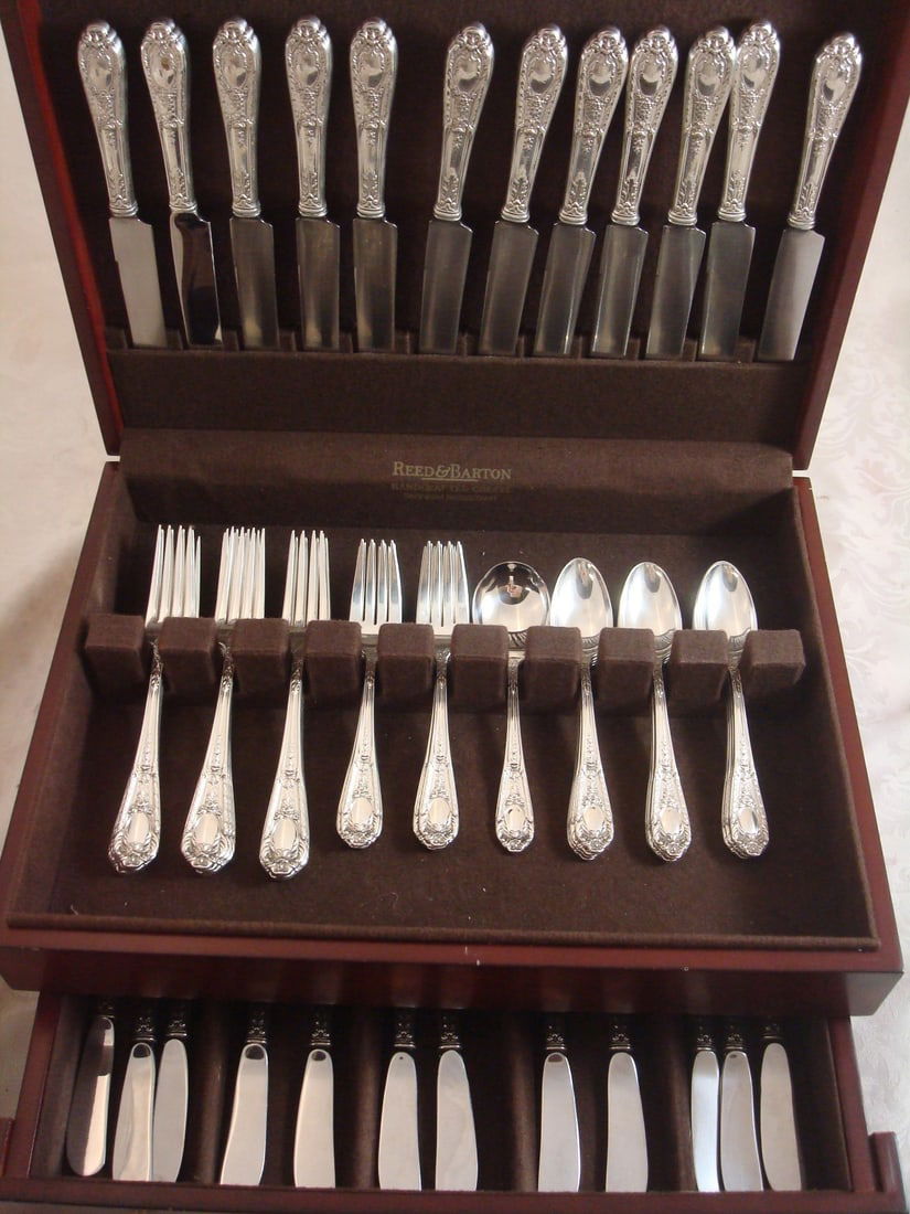 International Sterling Silver Fontaine Flatware Set 60 Pcs with Storage Chest: International Sterling Silver Fontaine Flatware Set 60 Pcs with Storage Chest Discover the elegance of the Fontaine pattern by International with this exquisite 60-piece sterling silver flatware set.