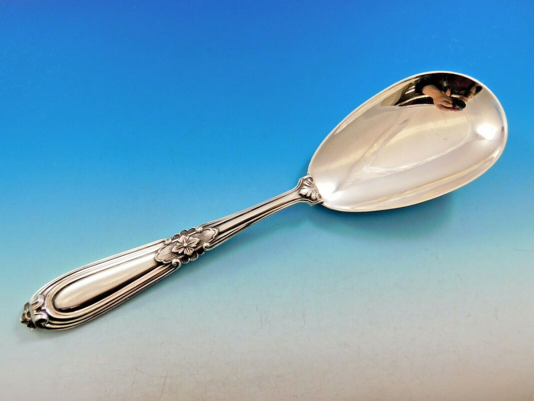 Buccellati Esteval Sterling Silver Vegetable Serving Spoon 11 3/8": Buccellati Esteval Sterling Silver Vegetable Serving Spoon 11 3/8" Experience the exquisite craftsmanship of the Esteval pattern serving spoon by Buccellati. This beautiful vegetable serving spoon, me