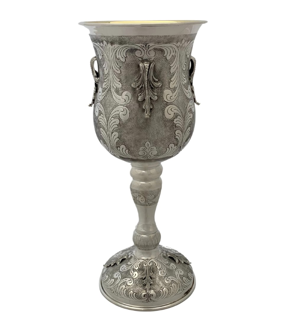 Handmade 925 Sterling Silver Eliyahu Cup with Leaf Applique Design: Handmade 925 Sterling Silver Eliyahu Cup with Leaf Applique Design This exquisite Eliyahu Cup is crafted from fine 925 sterling silver, showcasing a beautiful handmade leaf applique swirl chased desig