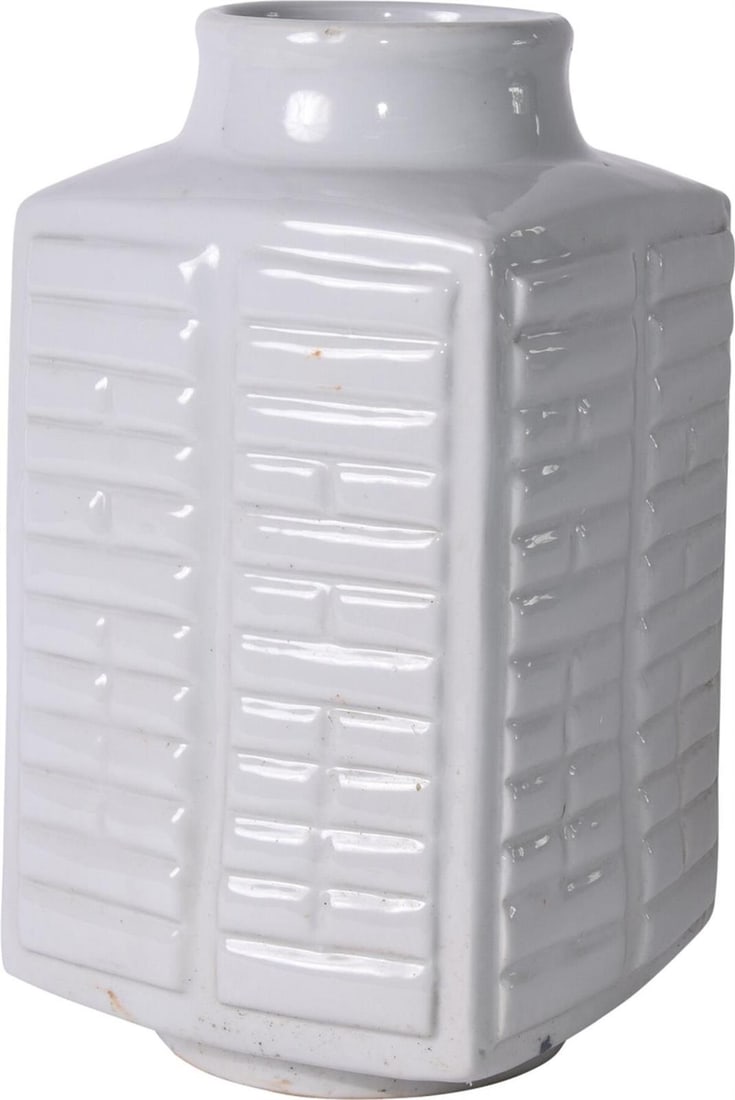 Handmade White Porcelain Tai Chi Vase Asian Antique Style: Handmade White Porcelain Tai Chi Vase Asian Antique Style This exquisite White Porcelain Tai Chi Vase showcases an elegant design inspired by Asian antique aesthetics. Handmade with care, this vase fe