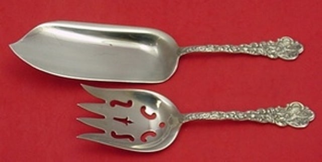 Gorham Versailles Sterling Silver Fish Serving Set 2pc Monogrammed: Gorham Versailles Sterling Silver Fish Serving Set 2pc Monogrammed Elevate your dining experience with this exquisite Versailles fish serving set by Gorham, crafted from high-quality sterling silver.