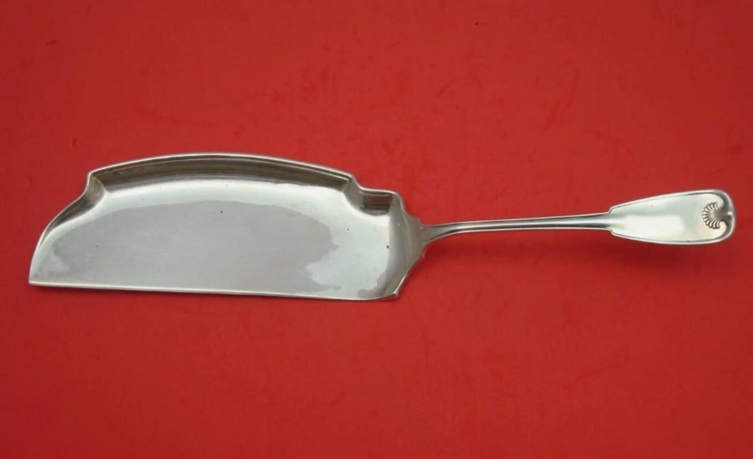 Tiffany & Co Palm Sterling Silver Crumber 13 1/4 Inch Antique: Tiffany & Co Palm Sterling Silver Crumber 13 1/4 Inch Antique This exquisite crumber from Tiffany & Co., crafted in the elegant Palm pattern, showcases timeless beauty and craftsmanship. Made of high-