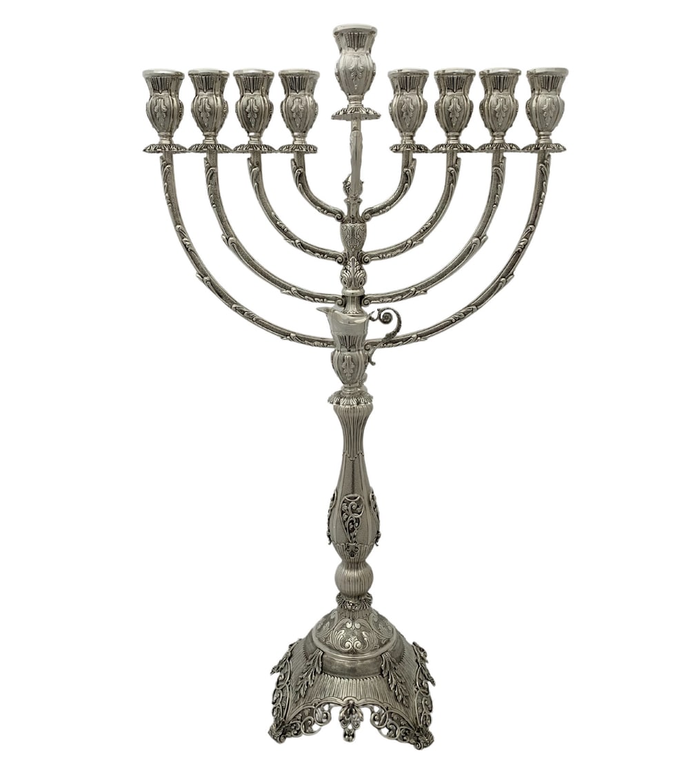 Elegant 925 Sterling Silver Handmade Leaf Applique Chanukah Menorah 27 Inches: Elegant 925 Sterling Silver Handmade Leaf Applique Chanukah Menorah 27 Inches This exquisite Chanukah Menorah is crafted from fine 925 sterling silver, showcasing a stunning handmade leaf applique and