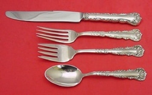 Frank Whiting Kings Court Sterling Silver 4-Piece Place Setting: Frank Whiting Kings Court Sterling Silver 4-Piece Place Setting Elevate your dining experience with this exquisite 4-piece place setting in the Kings Court pattern by Frank Whiting. Crafted from high-