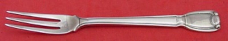 Tiffany & Co Castilian Sterling Silver 3-Tine Strawberry Fork 5 1/8": Tiffany & Co Castilian Sterling Silver 3-Tine Strawberry Fork 5 1/8" This exquisite Castilian strawberry fork by Tiffany & Co. features a classic 3-tine design, measuring 5 1/8". Crafted from high-qua