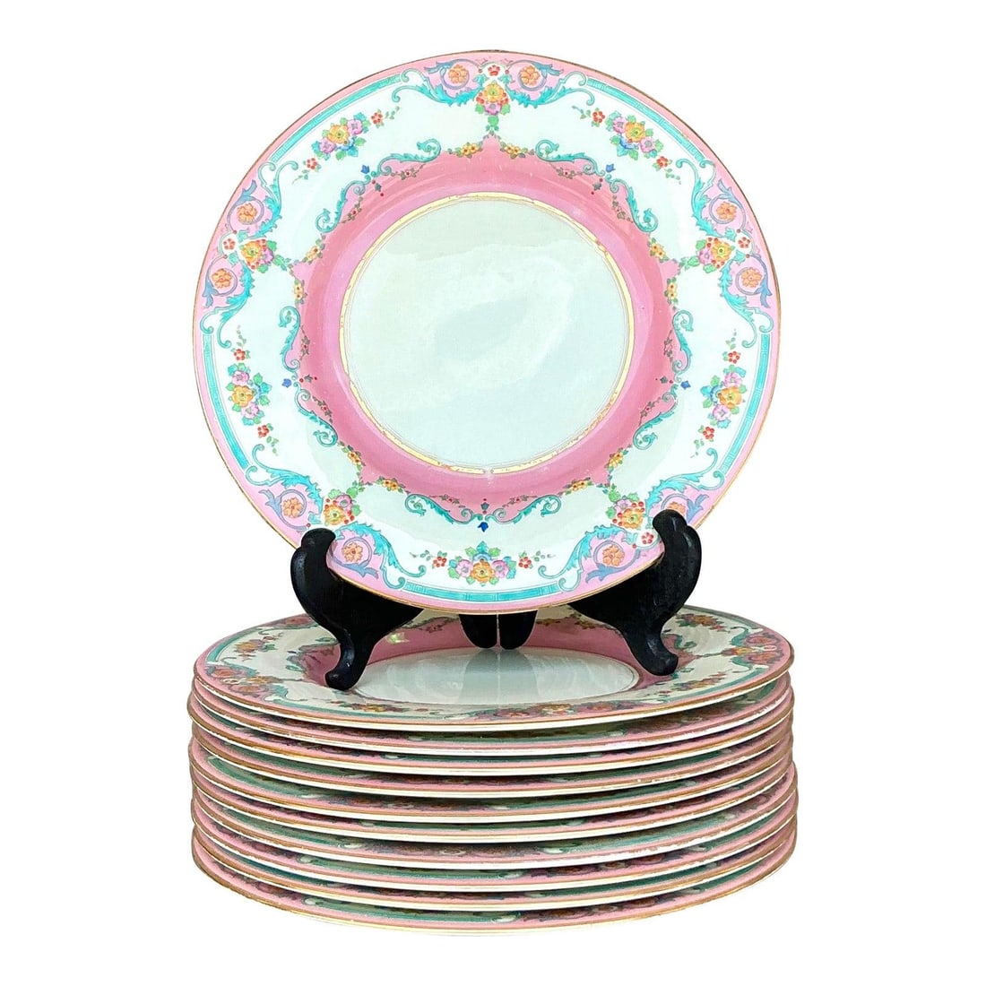 Elegant Vintage Royal Doulton Dinner Plates Set of 11 Regency Style: Elegant Vintage Royal Doulton Dinner Plates Set of 11 Regency Style Add a touch of historic elegance to your dining experience with this exquisite set of 11 vintage dinner plates by Royal Doulton. Cra