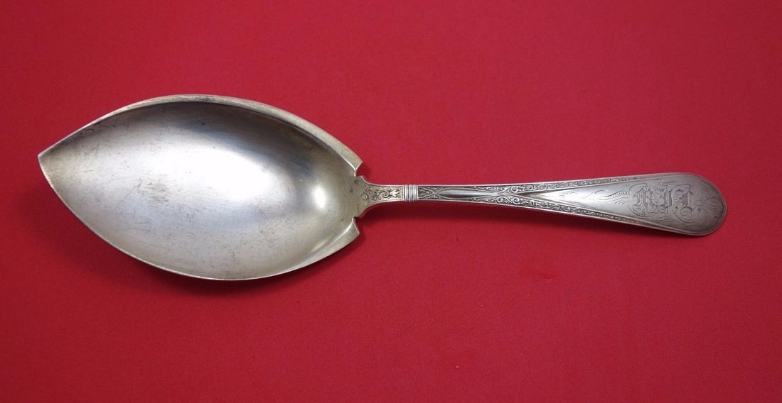 Gorham Eva Sterling Silver Vegetable Server Gold Washed 9 1/4": Gorham Eva Sterling Silver Vegetable Server Gold Washed 9 1/4" Presenting the exquisite Eva by Gorham Sterling Silver Vegetable Server, measuring 9 1/4". This elegant serving piece, crafted during the