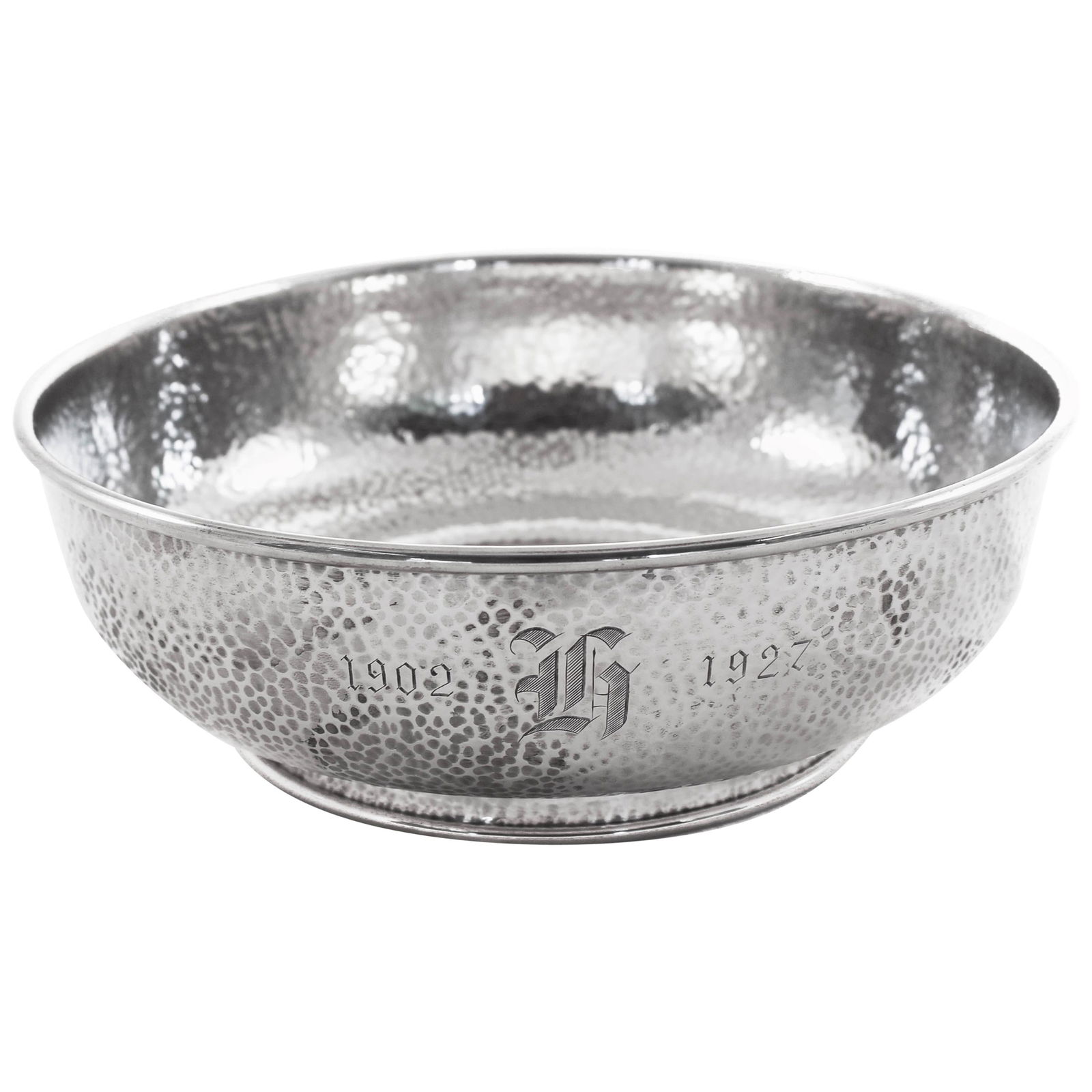 Antique Sterling Silver Hammered Bowl Arts and Crafts 1900 with Engraving: Antique Sterling Silver Hammered Bowl Arts and Crafts 1900 with Engraving This exquisite Sterling Hammered Bowl showcases the artistry of the Arts and Crafts movement from the early 20th century. With