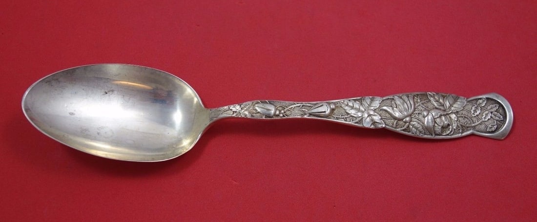 Knowles Rose Bug Sterling Silver Serving Spoon 8 3/8" Antique: Knowles Rose Bug Sterling Silver Serving Spoon 8 3/8" Antique This exquisite serving spoon, known as the 'Rose aka Bug' pattern, is crafted from high-quality sterling silver by Knowles. Dating back to