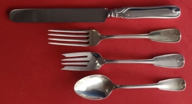 Tiffany & Co. Palm Sterling Silver 4-Piece Place Setting: Tiffany & Co. Palm Sterling Silver 4-Piece Place Setting Elevate your dining experience with this exquisite 4-piece place setting from Tiffany & Co., featuring the elegant Palm pattern. Crafted from p