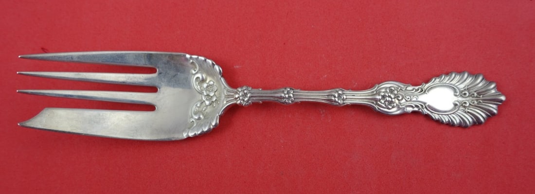 Whiting Radiant Sterling Silver Fish Fork 6.5 Inch Vintage: Whiting Radiant Sterling Silver Fish Fork 6.5 Inch Vintage Discover the elegance of the Radiant fish fork by Whiting, a true collectible from the 19th century. Crafted from sterling silver, this exqui