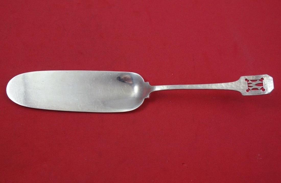 Shreve Norman Hammered Sterling Silver Jelly Cake Server 8.5" Monogrammed M: Shreve Norman Hammered Sterling Silver Jelly Cake Server 8.5" Monogrammed M This exquisite jelly cake server is crafted from sterling silver and features the elegant Norman Hammered pattern by Shreve.