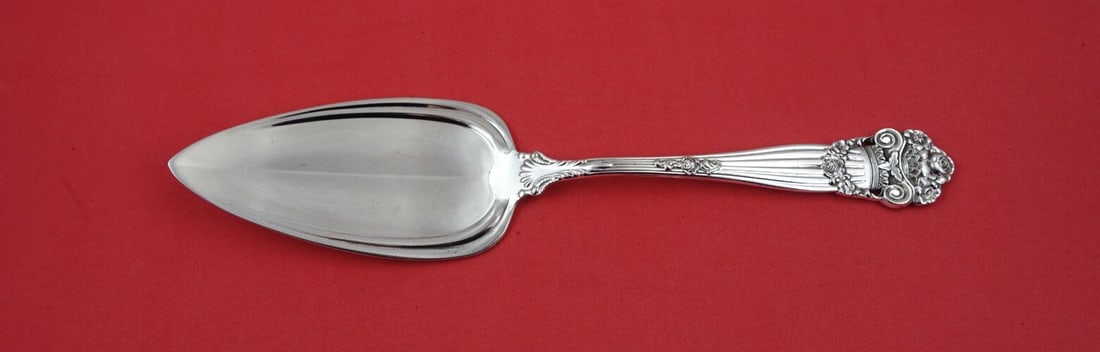 Towle Georgian Sterling Silver Pie Server 9 Inch Flat Handle: Towle Georgian Sterling Silver Pie Server 9 Inch Flat Handle This exquisite Georgian pie server by Towle is crafted from all sterling silver, showcasing a beautiful flat handle design. Measuring 9 inc