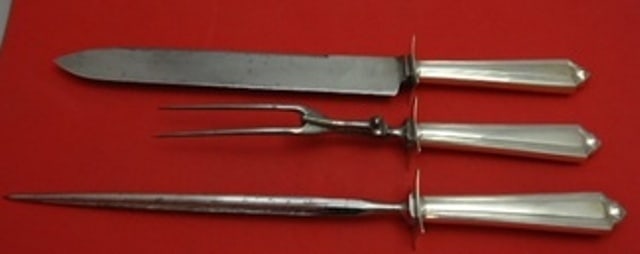 Gorham Plymouth Sterling Silver 3pc Roast Carving Set: Gorham Plymouth Sterling Silver 3pc Roast Carving Set Enhance your dining experience with this exquisite 3-piece roast carving set from the Plymouth pattern by Gorham. Crafted with a sterling silver h